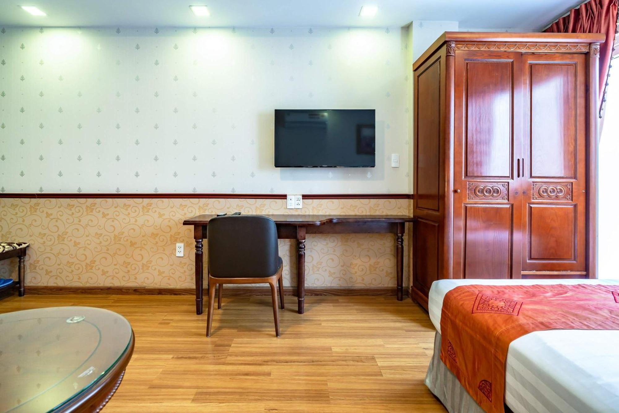 Belvilla Luxury Near Secc Formerly Emerald & Ho Chi Minh City